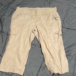 Women XL maternity capris